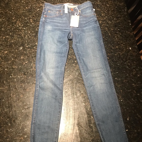 Madewell Denim - 9 “ High-Rise Skinny: Raw Hem Size 26